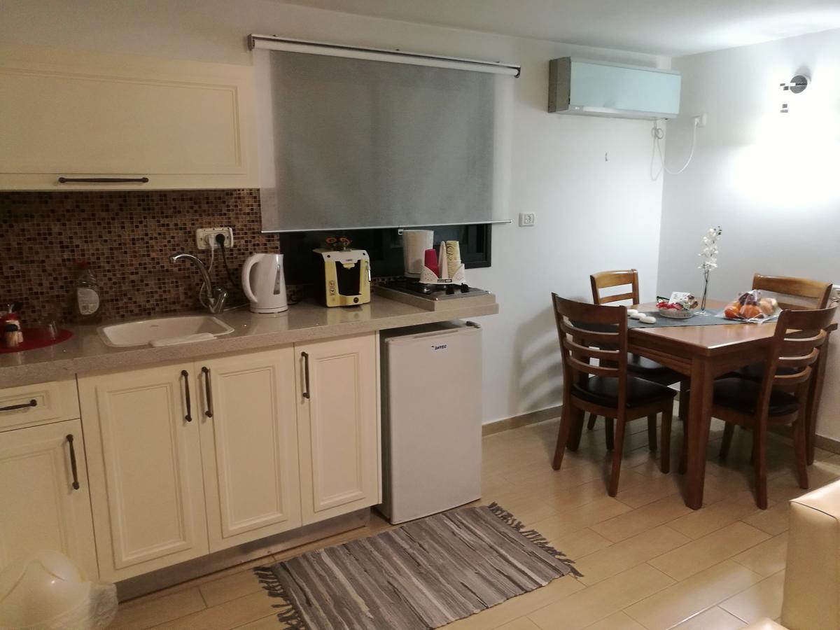 Ronit'S Place Apartment Kiryat Shemona ภายนอก รูปภาพ